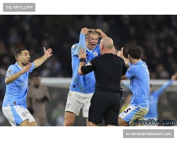 热刺对比自身两场比赛相似推人动作 结果却得到完全相反的判罚